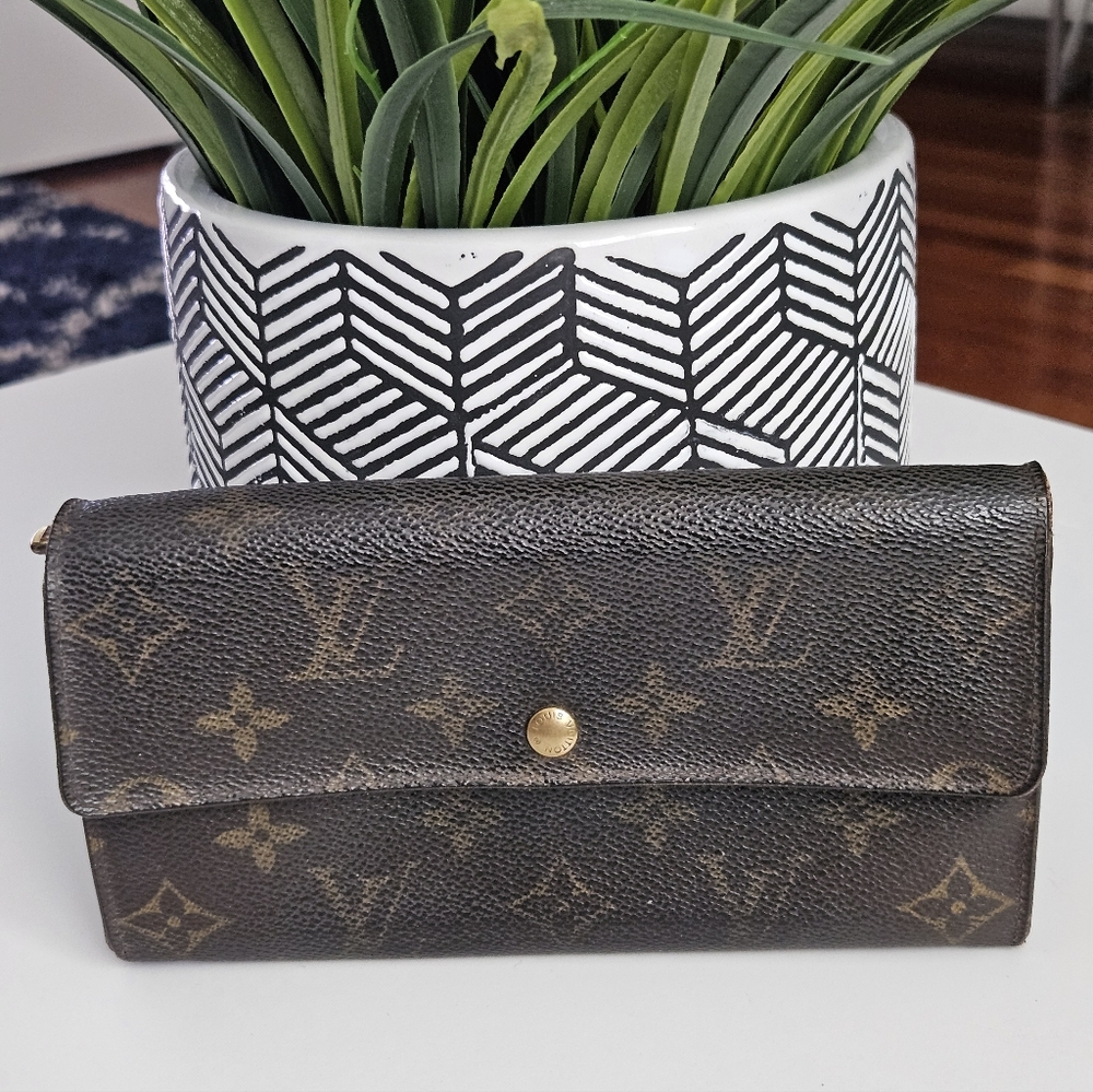 LOUIS VUITTON Vintage Brown Monogram Wallet With COA - Picture 2 of 16